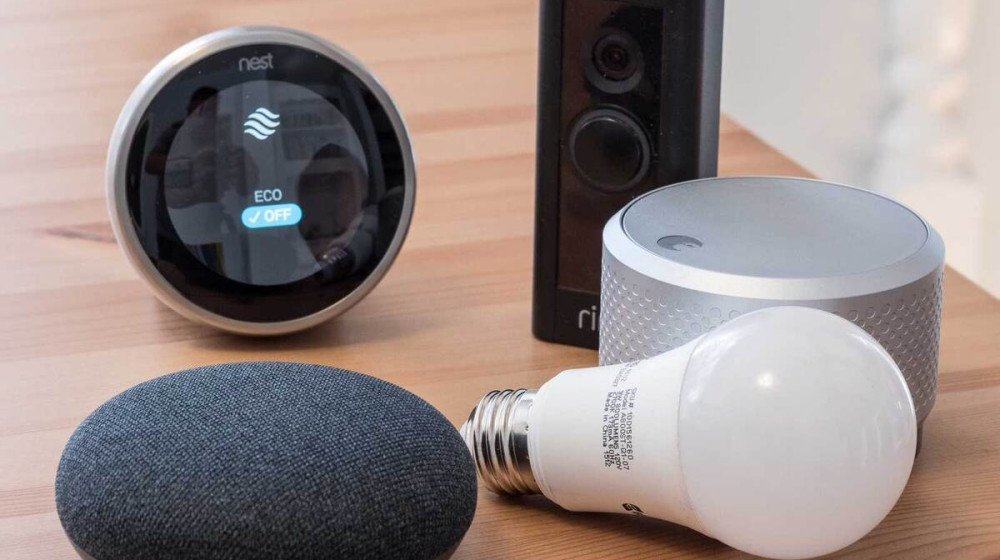 Умный дом для пожилых: Гаджеты, которые действительно работают